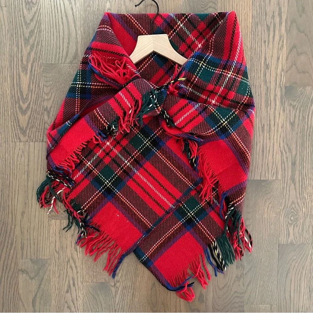 Vintage Neiman Marcus 100% Wool Classic Plaid Blanket Scarf in Red Tartan Plaid